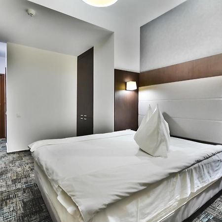 Hotel Europeca Крайова Экстерьер фото