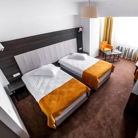 Hotel Europeca Крайова Экстерьер фото