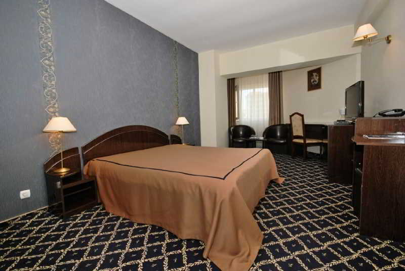 Hotel Europeca Крайова Экстерьер фото