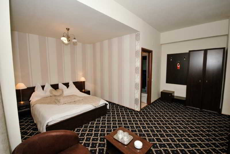 Hotel Europeca Крайова Экстерьер фото