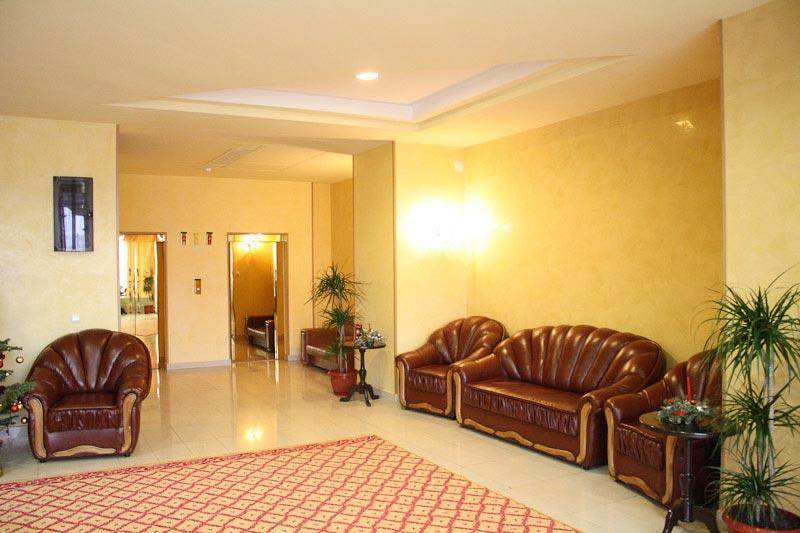 Hotel Europeca Крайова Экстерьер фото