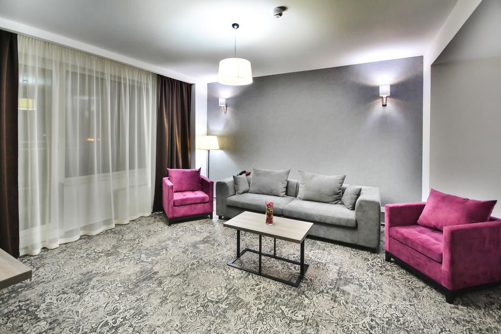 Hotel Europeca Крайова Экстерьер фото