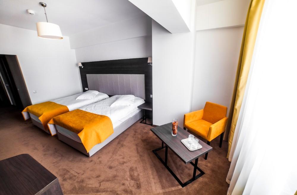 Hotel Europeca Крайова Экстерьер фото