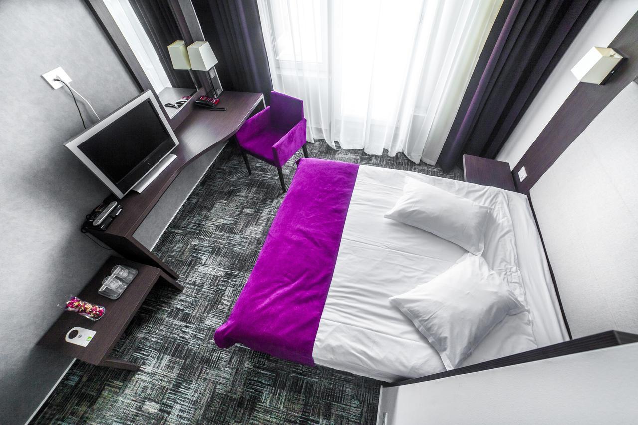Hotel Europeca Крайова Экстерьер фото