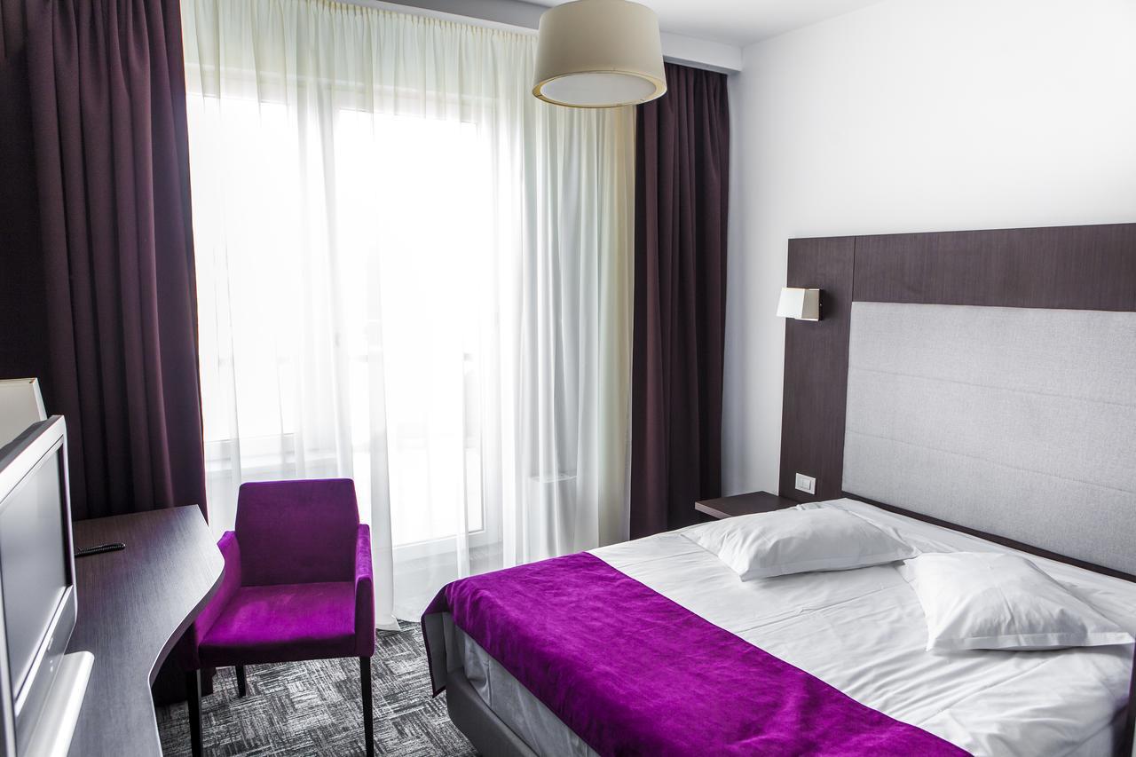 Hotel Europeca Крайова Экстерьер фото