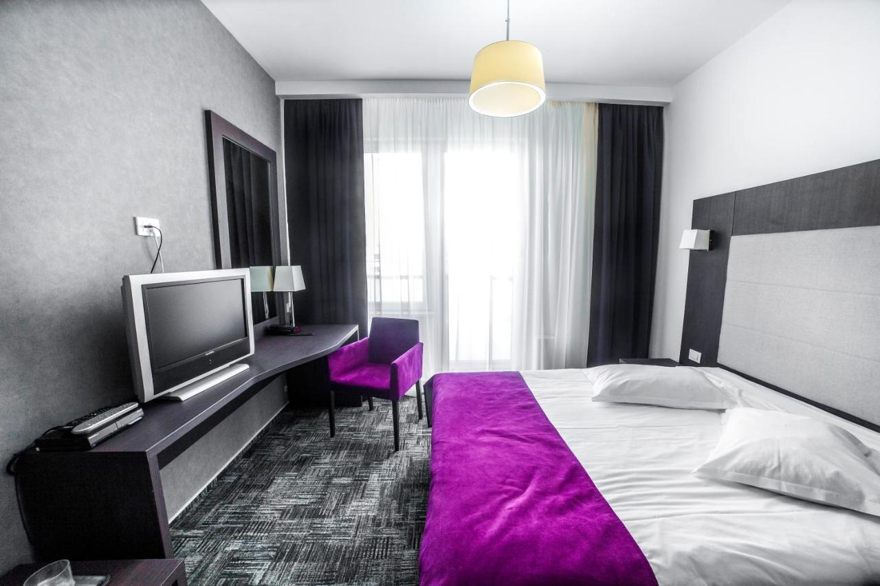 Hotel Europeca Крайова Экстерьер фото